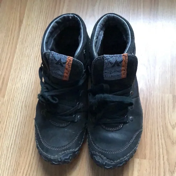 Mephisto Black Chukka Boots - Picture 1 of 8